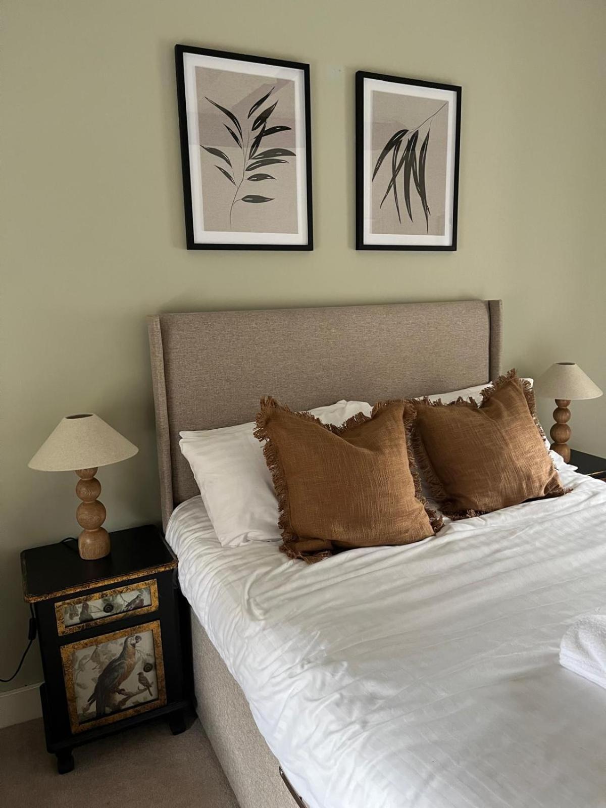 Elegant Apartment On Historic Cobbled High St Shrewsbury Town Centre Экстерьер фото